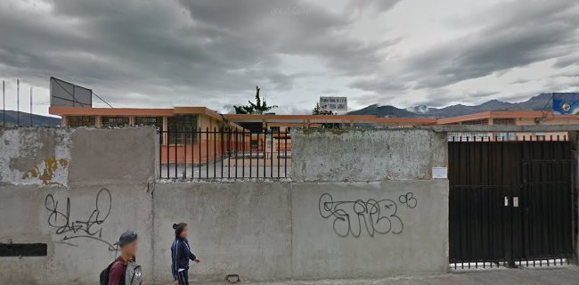 Escuela Fiscal 5 de Junio - Quito