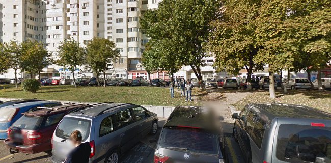 Strada Mihai Viteazul bl.1, sc.C Mezanin, intrarea dinspre Piata, 600055, România