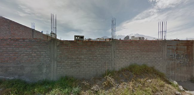 Opiniones de Cancha Los Lobitos en Arequipa - Campo de fútbol