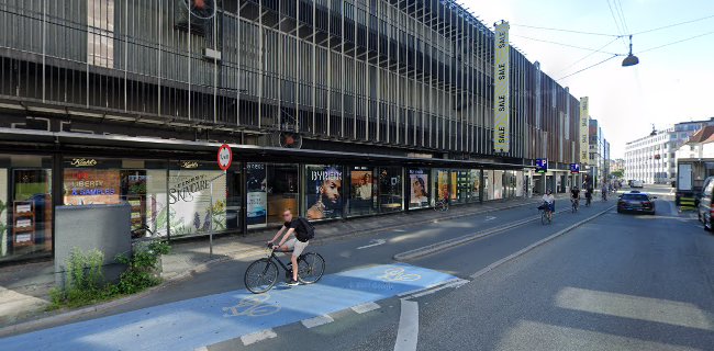 Anmeldelser af Urban Decay i Christianshavn - Kosmetikbutik