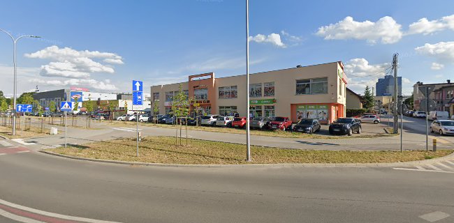 Opinie o Fitness Club Sport Factory w Kielce - Pole kempingowe
