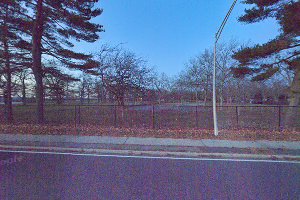 Eisenhower Park basketball court image