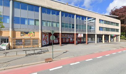 Elin Harestad / Henning Borgersen. Stavanger Naprapatklinikk