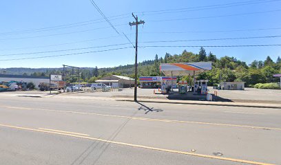 Arco Gas Station at Diamond Lake Blvd.