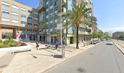 Policlínica Central De Almada Lda