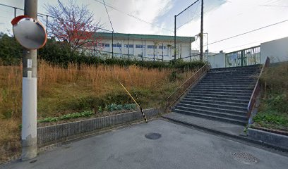 川西市立緑台中学校