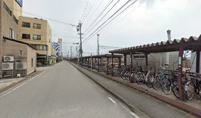 魚津駅南駐輪場