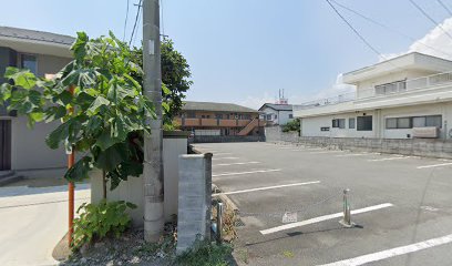 峡南幼稚園駐車場