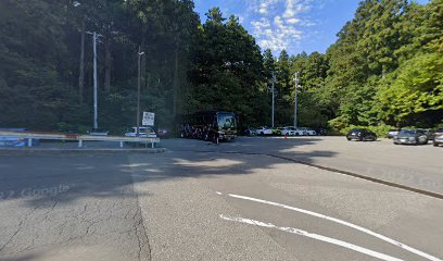 弥彦神社バス駐車場