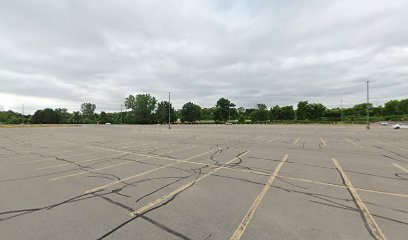 900 Maple Ave Parking