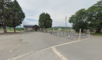 西米沢駅自転車置場