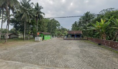 Makam Mbah ngari