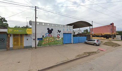 Plaza De Juegos Infantiles