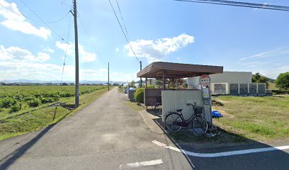 東近江市木村口バス停留所自転車駐車場