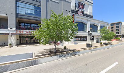 Red Bike Station: Newport on the Levee East