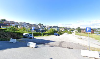 Høyland kirke parkering