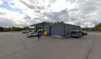 NLU Neste Parking / Autostāvvieta