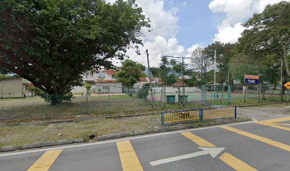 Sekolah Menengah Jenis Kebangsaan Heng ee Basketball Court