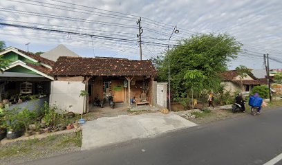 Warung kopi/pakan keramat