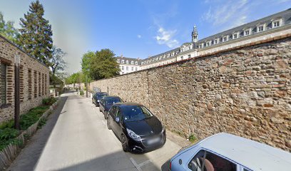 4 Rue de l'Abbaye Saint-Vincent Parking