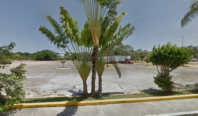 50 Avenida Norte 825 Parking