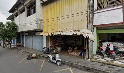 Toko Barang Antik Pasar Gedhe Solo