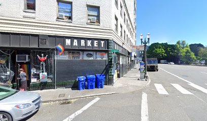 Junior's II Market