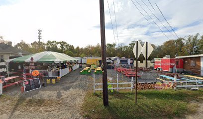 Englishtown parking and food court