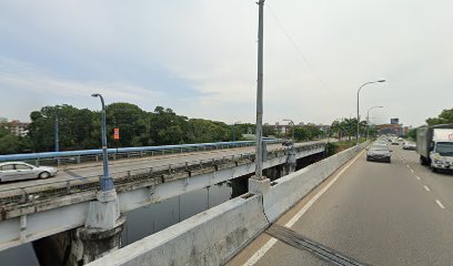 Jambatan Jalan Tanah Putih