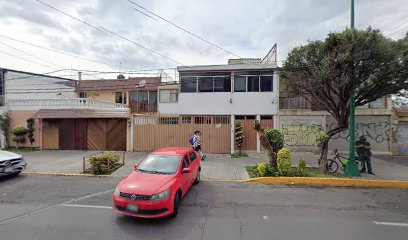 Dr. José Antonio León Alcantar, Gastroenterólogo