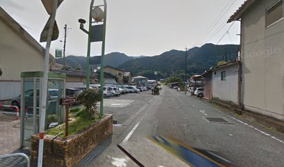 津田・陶器店