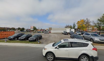 1270-1410 10 Rue Parking