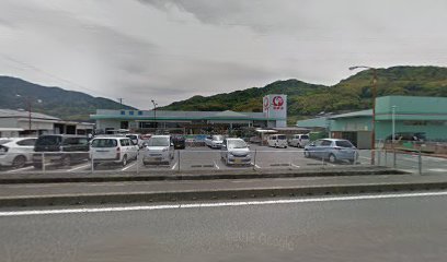 コメリハード&グリーン 山口大島店 駐車場