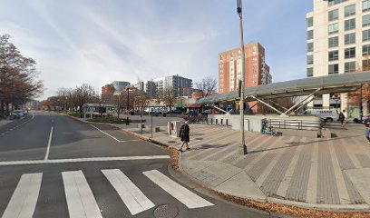 Capital Bikeshare: Clarendon Metro / Wilson Blvd & N Highland St