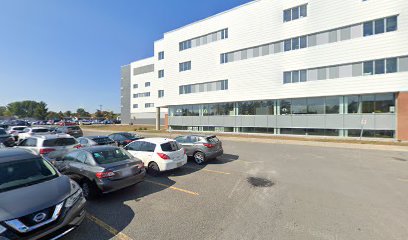 850-880 Rue de la Terrière Parking