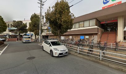 志染駅駐輪場