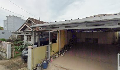 Rumah Akbar dan Nistia