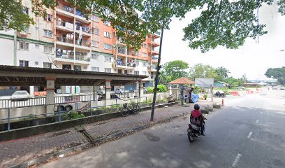 Surau Al-Munawwarah, Golden Villa