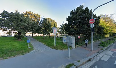 Malá venkovní posilovna / Small outdoor gym