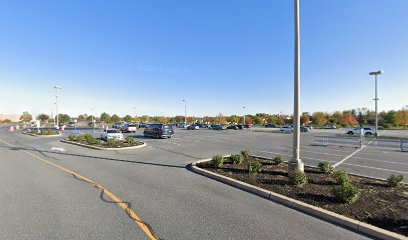 70 N Londonderry Square Parking