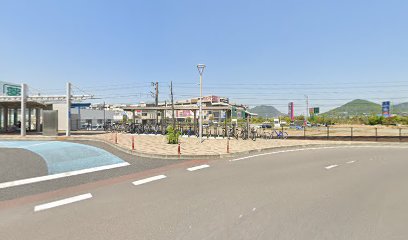 綾川駅前駐輪場