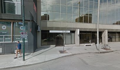 735 10 Ave SW Parking