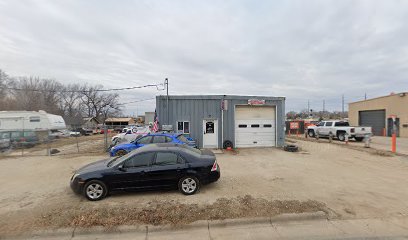 Four Wheel Auto sales & repairs - Taller mecánico en Newton, Kansas, EE. UU.