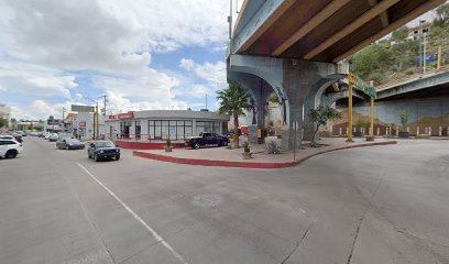 Edificio Los Arcos, puerta de Mexico