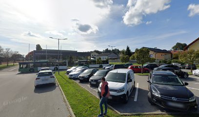 Parkplatz Volkschule Pirka