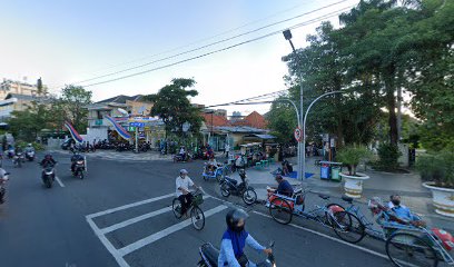 Pertigaan Makam Pahlawan tHT