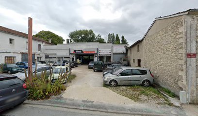 Restors vintage garage Coteaux-du-Blanzacais