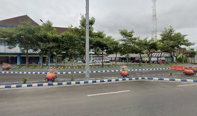 Parkiran mobil terminal Ir Soekarno Klaten