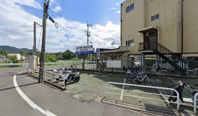 綾川町陶駅前自転車等駐車場