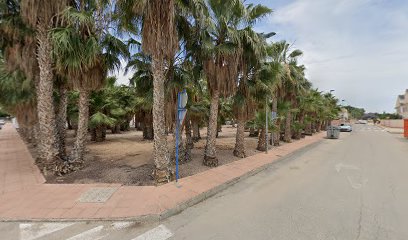 Jardín - Parque dе Los Leones γ dе esperar la hora para entrar а Mercedes - San Javier